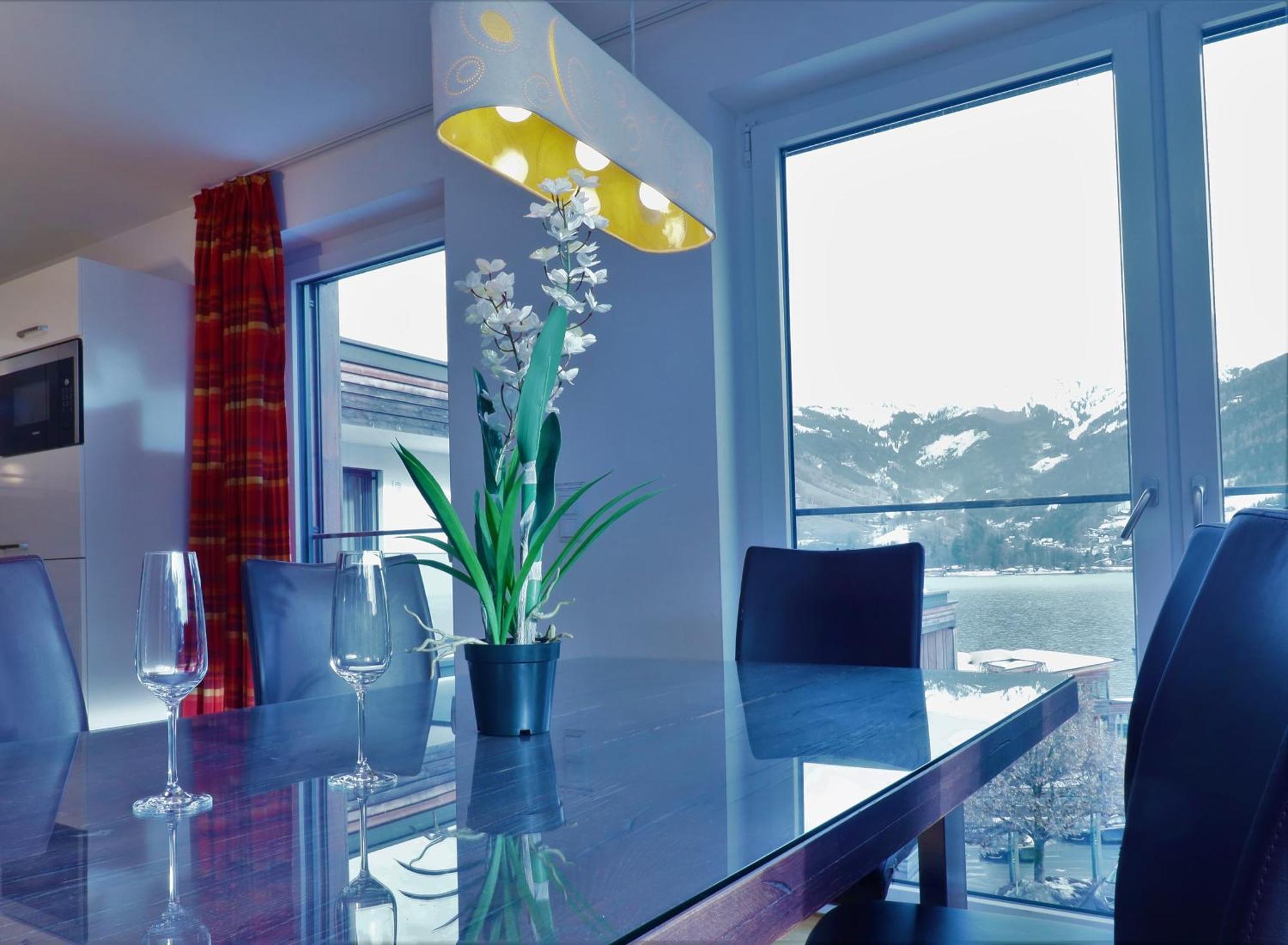 Alpin & See Resort - Pinzgau Holidays Zell am See Room photo