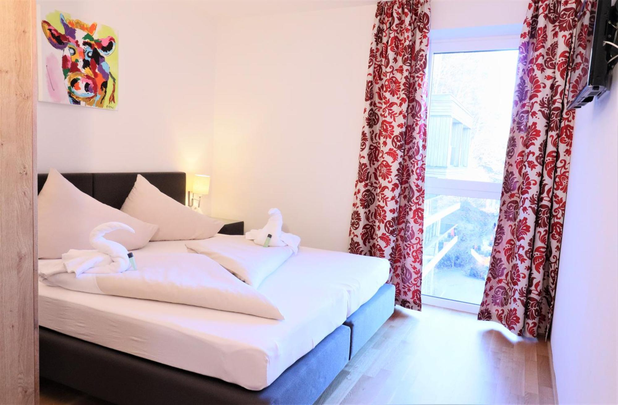 Alpin & See Resort - Pinzgau Holidays Zell am See Room photo